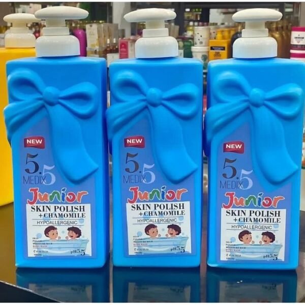 Share this product    Medix 5.5 Junior Sweet Almond + Turmeric Glow Moisturizing Body Lotion